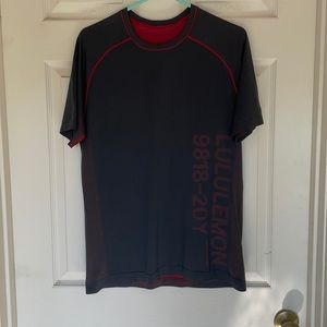 Lululemon T Shirt
